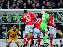 Diese nachricht wurde am 20.02.2021 im programm deutschlandfunk gesendet. Spielanalyse Manninger Halt Den Punkt Fest Vfl Wolfsburg Fc Augsburg 1 1 20 Spieltag Bundesliga 2012 13 Kicker