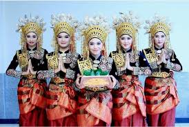 Halaman Kepulauan Riau Indonesia - Pakaian Adat Tari Dearah Natuna Kepri  11-Juli-2018 | Facebook