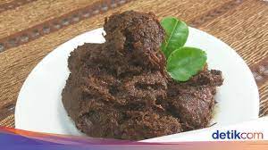 Apabila memiliki stok daging sapi di rumah, anda bisa coba untuk mengolahnya sendiri menjadi rendang daging sapi yang enak dan empuk. Bumbu Rendang Komplet Untuk 1 Kilogram Daging
