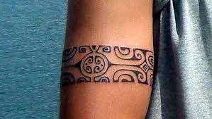 Maori tattoos are among the most distinctive tattoos in the world. Bildergebnis Fur Arm Streifen Tattoo Frau Maori Tattoo Frau Tattoo Frauen Polynesische Tattoo Frauen