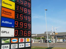 Petrole menager a la pompe var. Pourquoi La France Gagne Plus Avec Le Petrole Que L Algerie Challenges