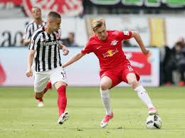 Schalke goalkeeper alexander nubel was sent off after wiping out eintracht frankfurt midfielder mijat gacinovic during sunday's bundesliga clash. Mijat Gacinovic And Steven Zuber To Swap Clubs