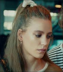 Serenay Sarikaya Serenaysarikaya Sac Ve Makyaj Sik Sac Modelleri Guzellik