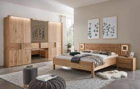 Hochwertiges kirschbaum schlafzimmer bestehend aus doppelbett mit lattenroste und matratzen, nachttischen, großer kleiderschrank und kommode. Hochwertige Schlafzimmer Betten Und Beimobel
