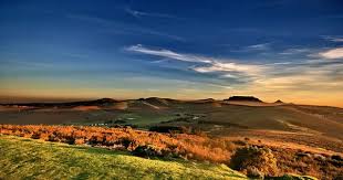 The Sprawling South Africa Countryside Will Leave Your Mouth Hanging Open With Its Beauty South Africa Nature Cape Town South Africa Table Mountain Cape Town