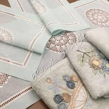 Dantel Panosundaki Pin