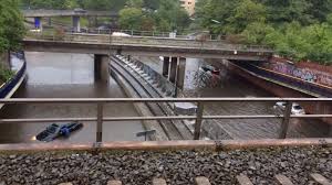 We did not find results for: Unwetter Fordert Todesopfer In Dortmund Frau Im Eigenen Garten Von Ast Erschlagen Regional Bild De