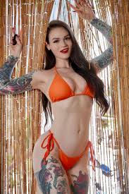 Freshly squeezed Janie DeCarlo : rPinUpGirls