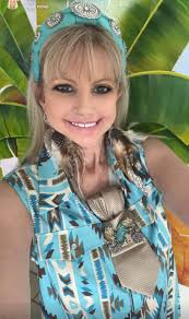 March Mystery tee and bracelet! 🍋 🩵💛🩷