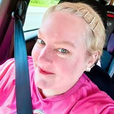 Brandy Ragsdale's Instagram, Twitter & Facebook