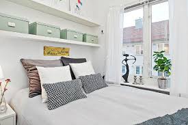 klein behuisd 6 hoge planken voor extra opbergruimte thuis slaapkamerinterieur appartement interieur