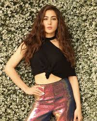 Sara Ali Khan Biography Family Education Age Boyfriend And More Sara Ali Khan Indian Bollywood Actress Bollywood Celebrities