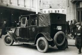 Image result for Jaune Taxi 1987 Renault