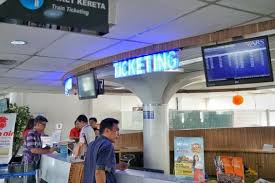 Penerbangan langsung dari bandara ini menuju ke bandara kuala namu (kno) di medan biasanya dilayani oleh maskapai lion air dan citilink. Beli Tiket Ka Bandara Kualanamu Di Pegipegi Diskon Rp 30 000