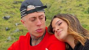 MC Daniel faz declaração de amor para Mel Maia em live: 'Sou apaixonado por  você'