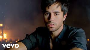 On july 4, 2021, iglesias held his twins in each of his arms as he poked his tongue out and made a silly face at the camera. Enrique Iglesias Der Grosste Latin Kunstler Der Geschichte