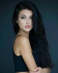Pin By Coschi On Beautiful Faces Beauty Girl Brunette Beauty Beautiful Women Faces