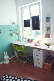 Einen Kinderschreibtisch Schnell Und Einfach Selber Bauen Kinder Schreibtisch Kinder Zimmer Schreibtische Kinderzimmer