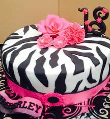 Zebrataart Met Roze Accenten Zebra Print Cake With Pink Flowers And Ribbon Zebra Print Cakes Zebra Cake Cake