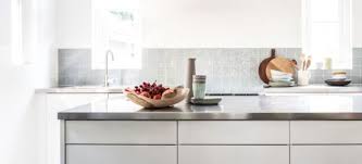 A contemporary lover s dream white high gloss kitchen cabinets that are vividly sharp and sleek. What To Remember When Designing A White Gloss Kitchen Dulux