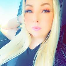 Caitlin Dietz's Instagram, Twitter & Facebook