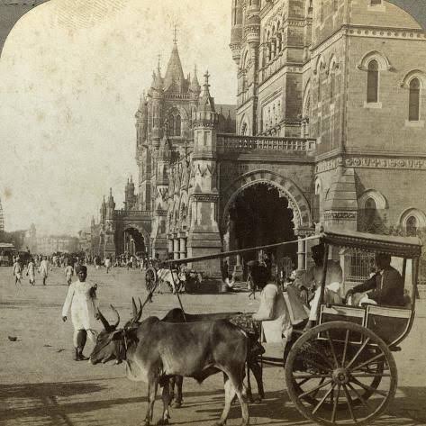 Poster: Underwood & Underwood's Ekka, Outside Victoria Station, Bombay