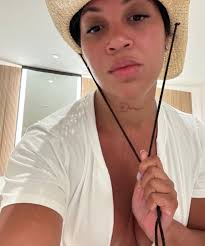 𝒩𝒾𝓀𝓀𝒾 𝒩𝒾𝒸𝓀