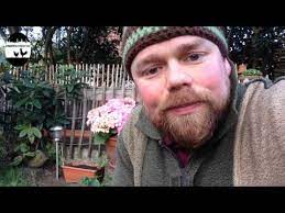 Der gartenboden schlecht, der eigene rücken kaputt? Stadtlandeier De Mini Hochbeet Aus Mortelkubel Youtube