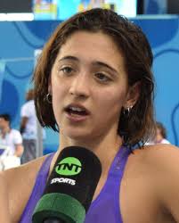 Comenzó a nadar cuando era bebé, enseñada por su madre, que es entrenadora de natación. Pmrg1 P5cedjrm