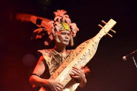According to ebario (2010), a traditional musical instrument is the sape', a plucked lute instrument. Sounds Of Sarawak Rainforest And Traditional Instrument Sapeh Get Chinese Classical Music Treatment