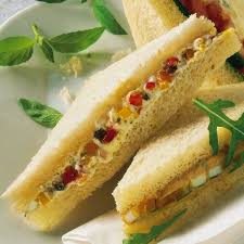 Tramezzini Mit Bunten Paprikawurfeln Rezept Rezepte Tramezzini Tramezzini Rezepte