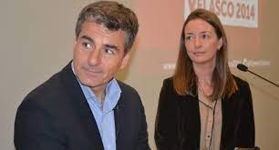 Consuelo saavedra desmenuza el fake news de la muerte de lucía hiriart. Andres Velasco Y Consuelo Saavedra Confirman Que Se Radicaran En Londres Epicentro Chile