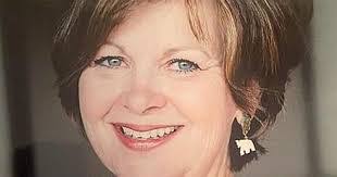 Lynn Dahl's Instagram, Twitter & Facebook