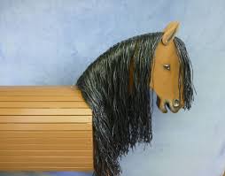 Holzpferd Melody Das Kleine Braune Mit Schwarzer Prachtmahne Stockmass Nach Wunsch Holzpferd Holzpferd Selber Machen Holzpferd Selber Bauen