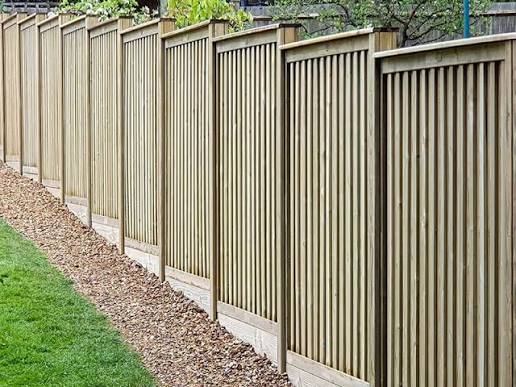 Who Gets the Good Side of the Fence? | Jacksons Fencing