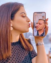 Inħobbok B'Qalbi Kollha U Ma Nistax Nistenna Sakemm Ngħannqek”