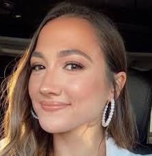 She sees her sister on the holidays and makes pizzas for her friends. Madisyn Van Ham Wiki Corey Seager Wife Age Height Parents Job