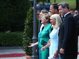 #faceshields und was stellt die ehefrau von markus söder her? Polit Prominenz Um Merkel In Bayreuth Kolnische Rundschau