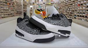 Hitting the scene in 1988, the nike air jordan retro 3 marked a new era for jordan sneakers as the first air jordan to be designed by tinker hatfield. Air Jordan 3 Anaconda Drake Pe Sneaker Bar Detroit