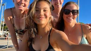 Raducanu's latest hot pictures in a bikini at the beach - Tennis Tonic -  News, Predictions, H2H, Live Scores, stats