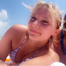 Destiny Barrett♛ (@Destinybarret11)