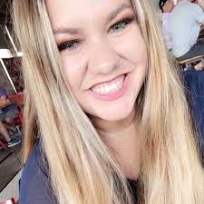 Tara Marty's Instagram, Twitter & Facebook