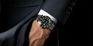 Watch full seasons of exclusive series, classic favorites, hulu originals, hit movies, current episodes, kids shows, and tons more. 15 Best Dive Watches Luxury Watches From The Boardroom To The Sea