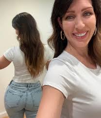 Mindy Hawkins's Instagram, Twitter & Facebook