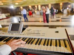 Musik sorgt für die richtige stimmung, entspannt oder regt an, lässt die beine zucken oder versetzt in eine. Musik Zur Hochzeit Musik Zum Jawort Und Zur Hochzeitsfeier