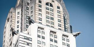 Tour the lobby and admire the ornate details including the moroccan marble walls and embellished sienna marble floors that have put the chrysler building on the list of america's top 10 favorite architectural masterpieces. Chrysler Building New York Alle Infos Zum Schonsten Wolkenkratzer