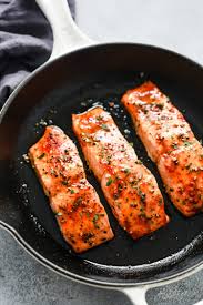 How To Cook Salmon In The Oven Skin On Salmon Fillets Olive Oil Salt Pepper Paprika Fresh Parsley To Garn Salmon Fillet Recipes Salmon Recipes Cooking
