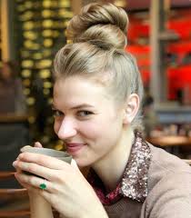 Miriam Hope's Instagram, Twitter & Facebook