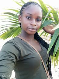 If I had my babies with a rich man or a celebrity, I'd be “baby mama to  so-and-so.” But because it was a broke man with a hefty iron condemned  preek 😭