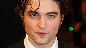 Robert Pattinson: Mama soll vom Rauchen nichts wissen